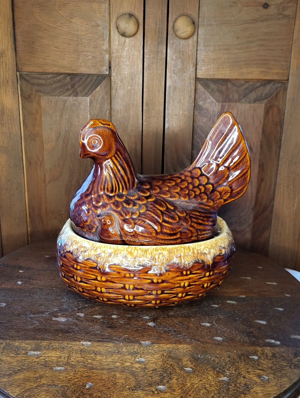 Hull Pottery Nesting Hen - Picture 7 of 14